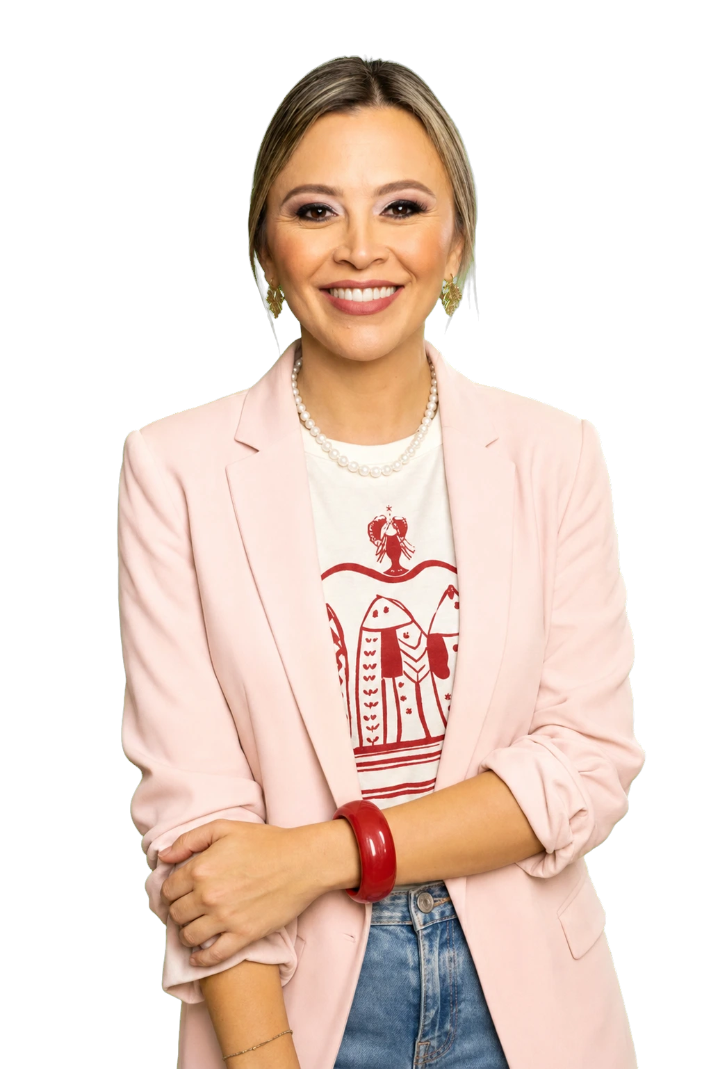 Cata con blazer rosa en la guía para emprender en Estados Unidos